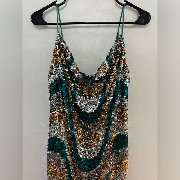 NWT LG Lizzie’s Boutique Green Pattern Sequin Dress - Picture 2 of 10